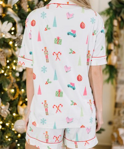 White Christmas Print Short Sleeve Shirt and Shorts Pajama Set