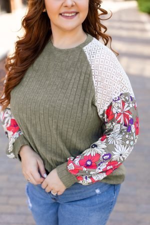 Vineyard Green Plus Size Textured Floral Patchwork Raglan Sleeve Blouse - Image 2