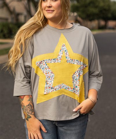Medium Grey Floral Star Patched Pattern 3/4 Sleeve Plus Size Top