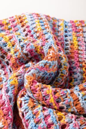 Pink Color Contrast Crochet Loose Fit Sweater Vest - Image 6