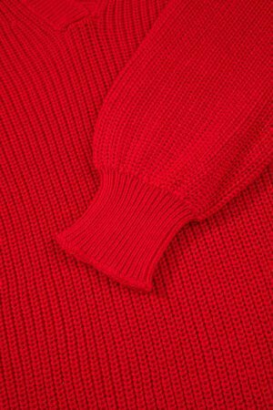 Racing Red Solid Textured Knit V Neck Drop Shoulder Sweater - Image 10