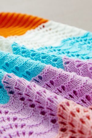 Multicolour Wavy Striped Print Textured Knit Sleeveless Sweater Top - Image 8