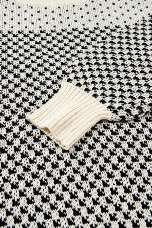 Black Contrast Color Pattern Lantern Sleeve Sweater - Image 7