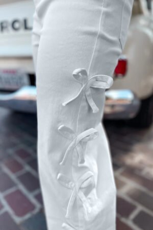 White Bow Knot Side Detail Straight Leg Loose Jeans - Image 4