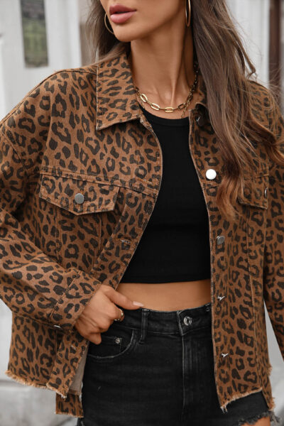 Leopard Print Cropped Denim Jacket with Street Vibe