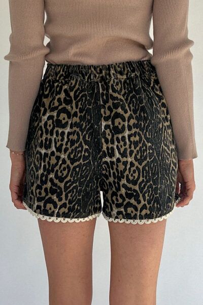 Alternative view of Khaki Contrast Scalloped Lace Trim Leopard Denim Shorts